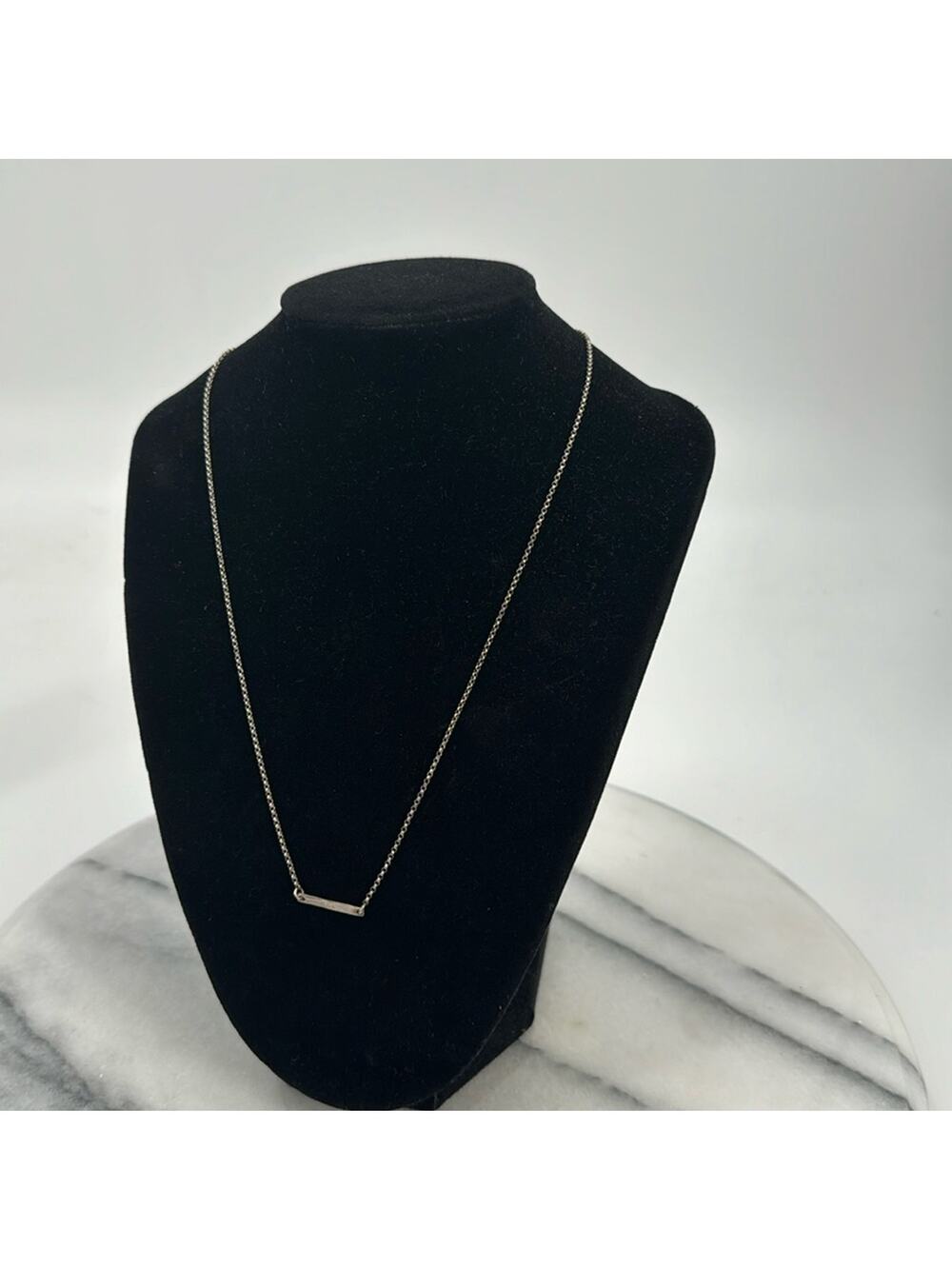 b.u Sterling silver bar necklace
